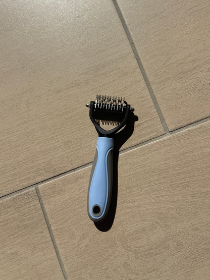 Deshedding brush