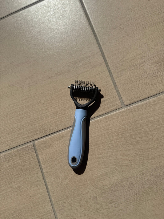 Deshedding brush